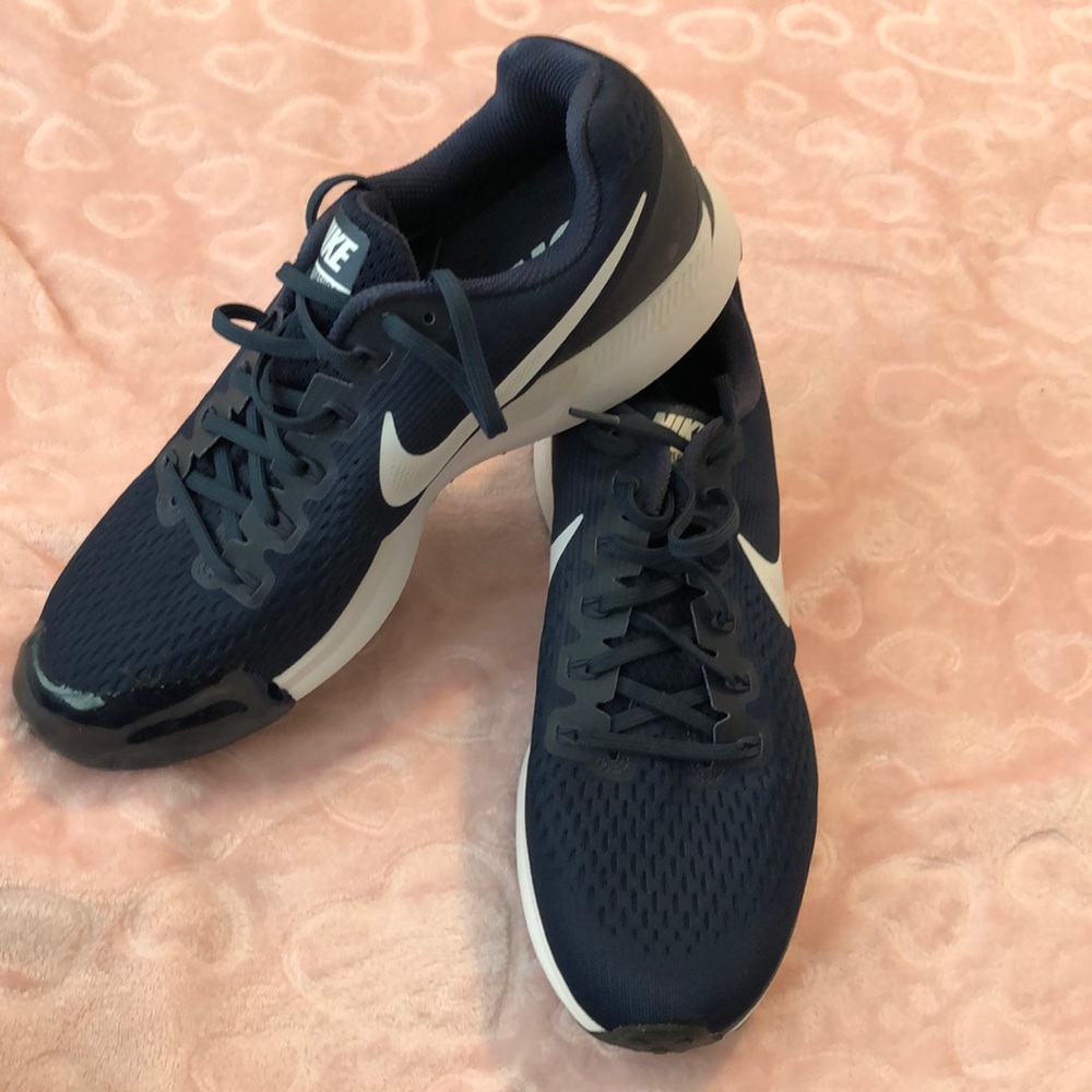 Nike running shoes. Zoom Pegasus 34